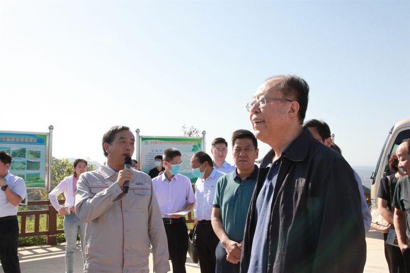 
				   
					河南省人大常委會(huì )黨組副書(shū)記、副主任馬懿一行到洛陽(yáng)黃河同力調研
				 